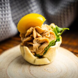 Корзиночка с куриным паштетом