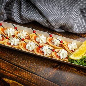 Рулеты из блинов с лососем